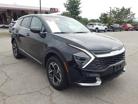 Black 2024 Kia Sportage LX for sale in Kansas City, MO