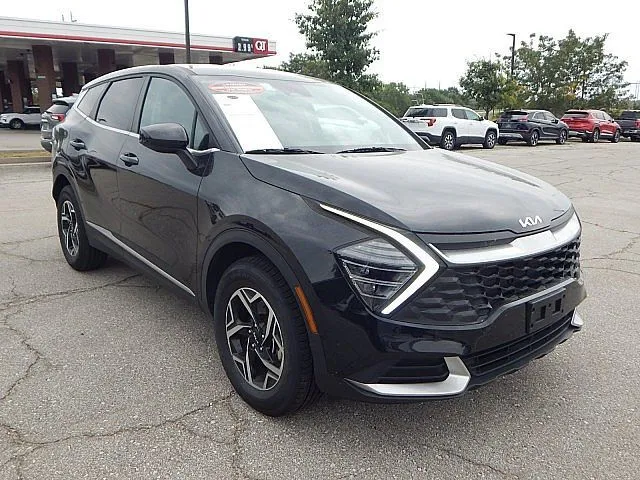 Used 2024 Kia Sportage LX with VIN KNDPUCDF3R7292413 for sale in Kansas City