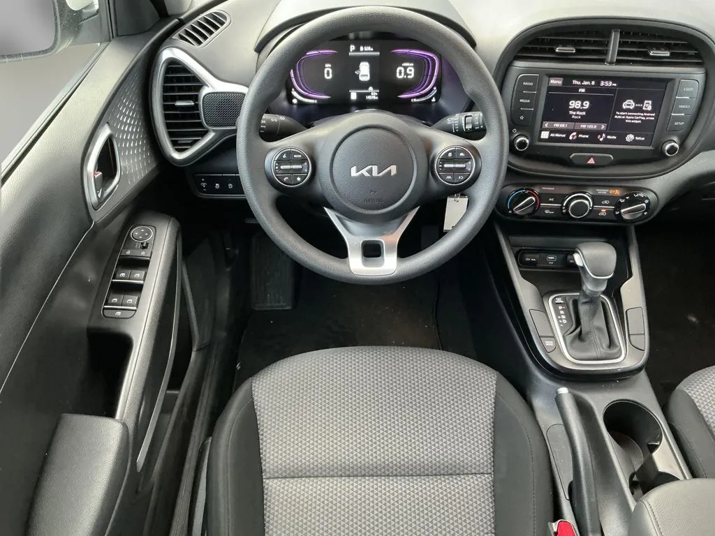2025 Kia Soul LX - Photo 13