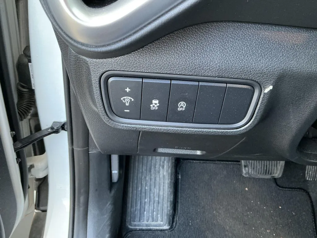 2025 Kia Soul LX - Photo 23