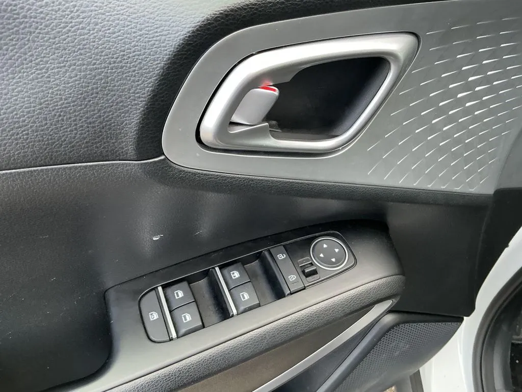 2025 Kia Soul LX - Photo 18