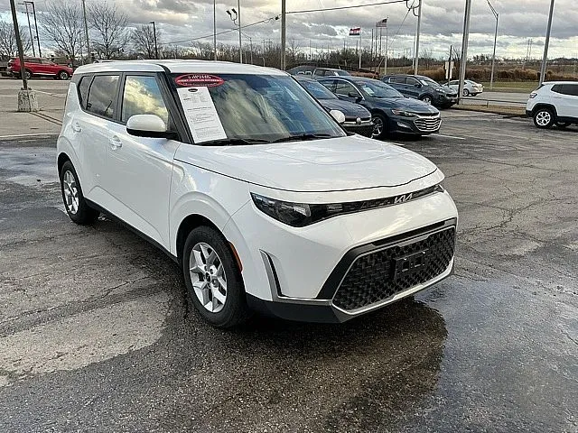 Used 2025 Kia Soul LX with VIN KNDJ23AU9S7936422 for sale in Kansas City