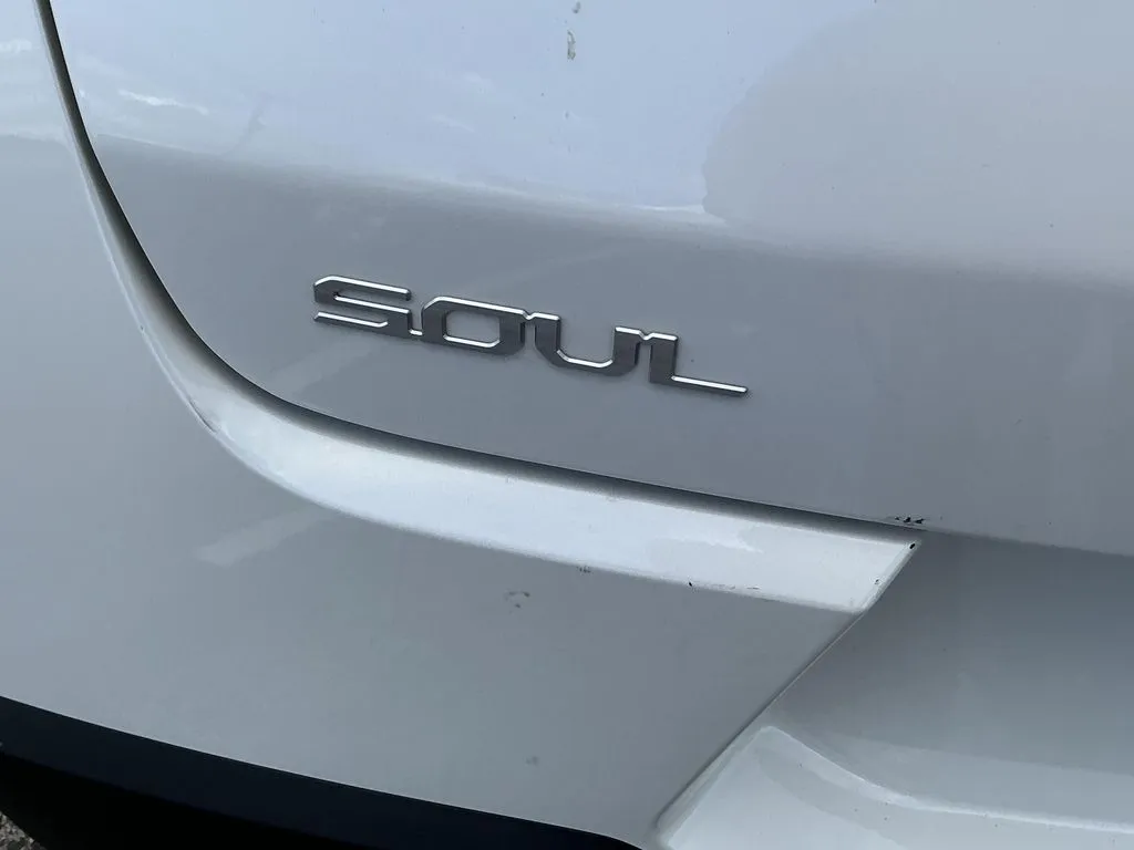 2025 Kia Soul LX - Photo 12