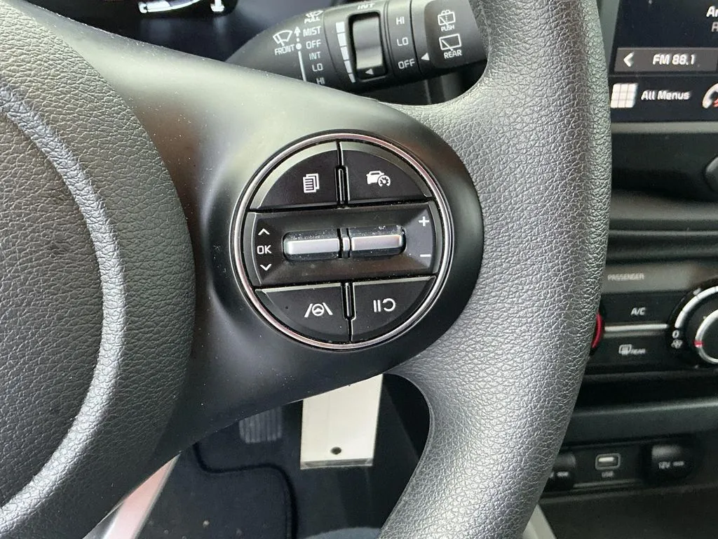 2025 Kia Soul LX - Photo 28