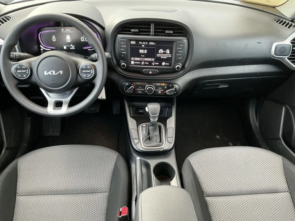 2025 Kia Soul LX - Photo 14