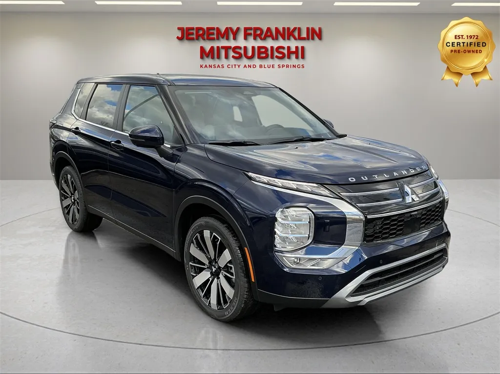 Blue 2026 Mitsubishi Outlander SE for sale in Kansas City, MO
