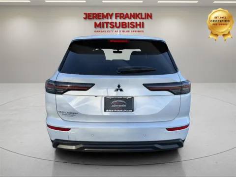 More photos of 2026 Mitsubishi Outlander ES at Jeremy Franklin Mitsubishi, MO