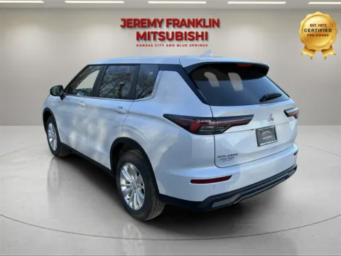 More photos of 2026 Mitsubishi Outlander ES at Jeremy Franklin Mitsubishi, MO