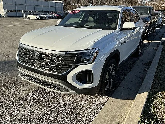 Used 2024 Volkswagen Atlas Cross Sport SE w/Tech with VIN 1V2HE2CA0RC215389 for sale in Kansas City