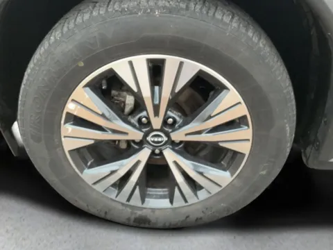 More photos of 2023 Nissan Rogue SV at Jeremy Franklin Mitsubishi, MO