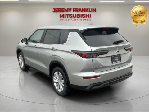 More photos of 2026 Mitsubishi Outlander ES at Jeremy Franklin Mitsubishi, MO