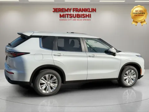 Photos of 2026 Mitsubishi Outlander ES for sale in Kansas City, MO at Jeremy Franklin Mitsubishi