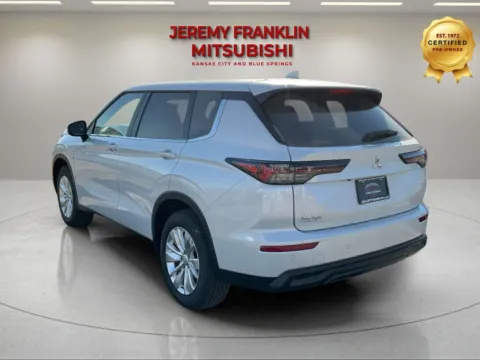 More photos of 2026 Mitsubishi Outlander ES at Jeremy Franklin Mitsubishi, MO