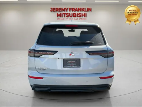More photos of 2026 Mitsubishi Outlander ES at Jeremy Franklin Mitsubishi, MO