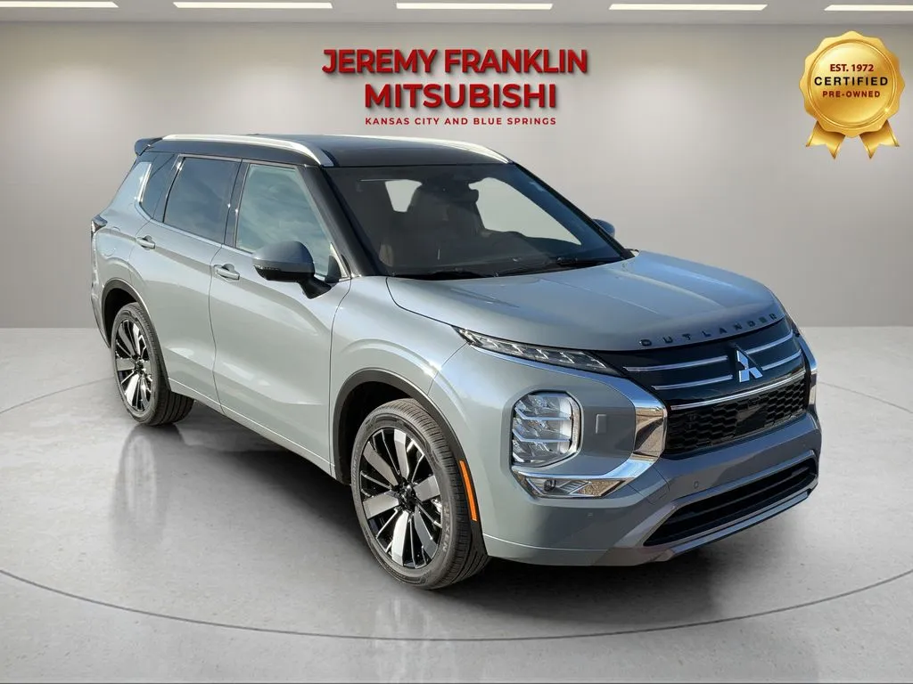 Gray 2026 Mitsubishi Outlander SEL for sale in Kansas City, MO