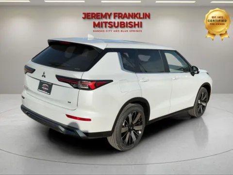 Another view of 2026 Mitsubishi Outlander SE for sale in Kansas City, MO at Jeremy Franklin Mitsubishi