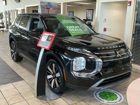 Black 2026 Mitsubishi Outlander SE for sale in Kansas City, MO