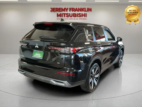 Photos of 2026 Mitsubishi Outlander SE for sale in Kansas City, MO at Jeremy Franklin Mitsubishi