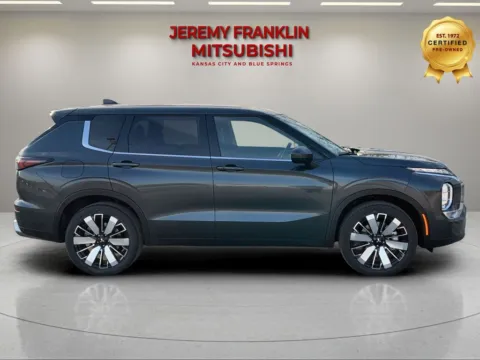 Photos of 2026 Mitsubishi Outlander SE for sale in Kansas City, MO at Jeremy Franklin Mitsubishi