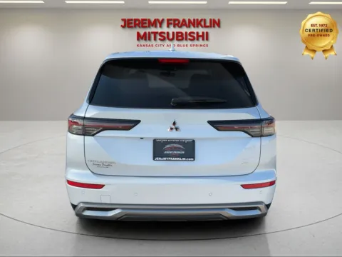 More photos of 2026 Mitsubishi Outlander SE at Jeremy Franklin Mitsubishi, MO