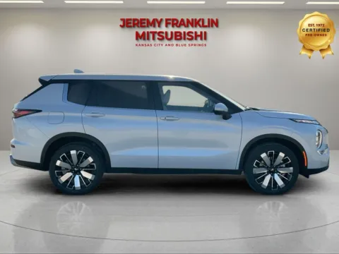 Photos of 2026 Mitsubishi Outlander SE for sale in Kansas City, MO at Jeremy Franklin Mitsubishi