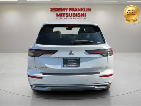 More photos of 2026 Mitsubishi Outlander SE at Jeremy Franklin Mitsubishi, MO