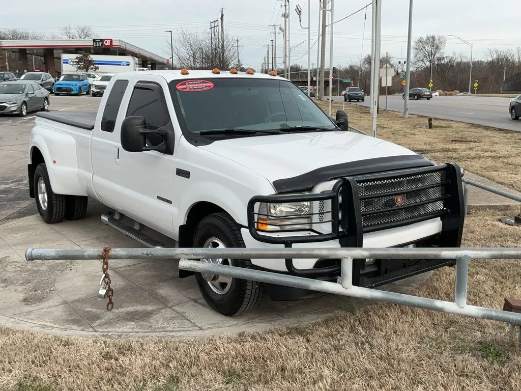 White 2003 Ford F-350SD XLT for sale in Kansas City, MO