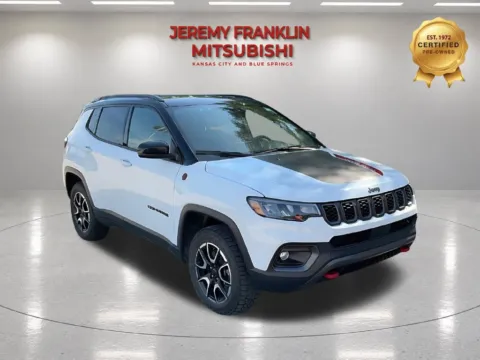 White 2025 Jeep Compass Trailhawk for sale in Kansas City, MO