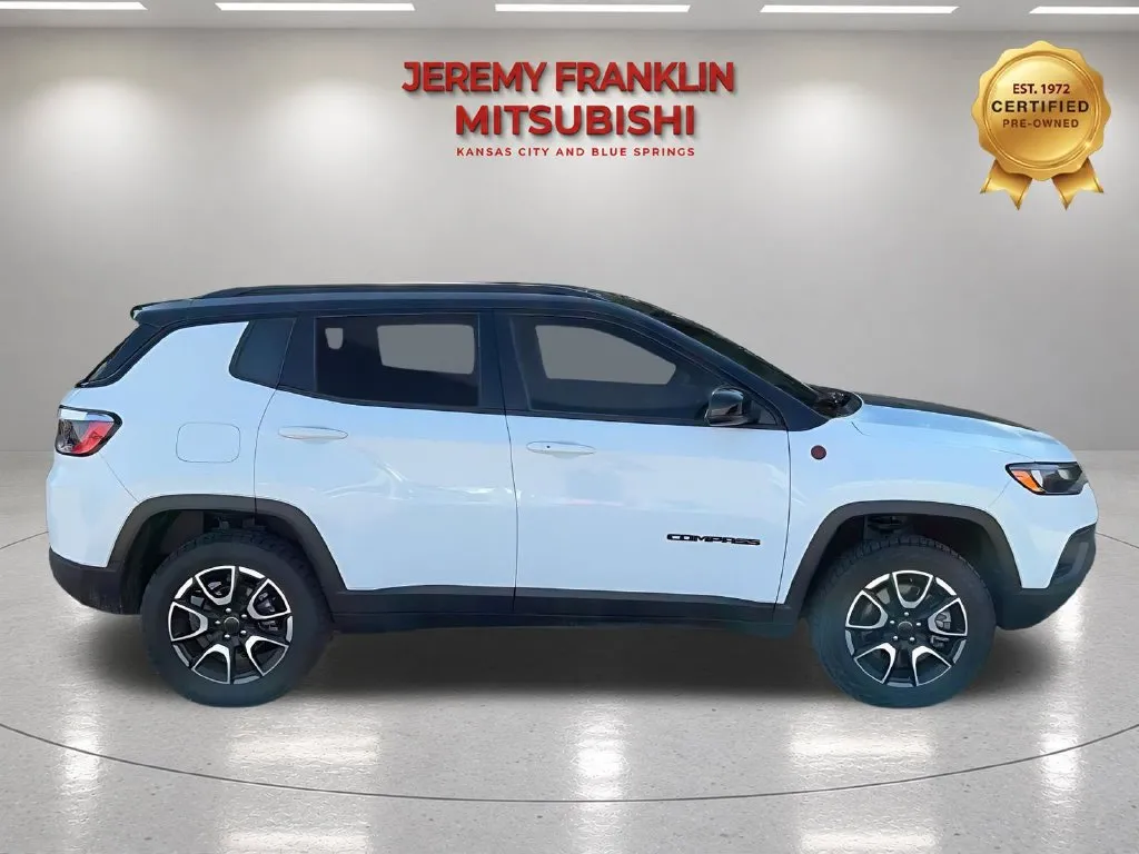 Used 2025 Jeep Compass Trailhawk with VIN 3C4NJDDN2ST519024 for sale in Kansas City