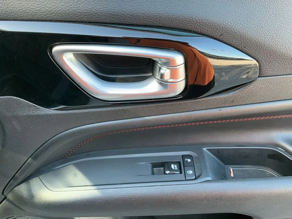 2025 Jeep Compass Trailhawk - Photo 17