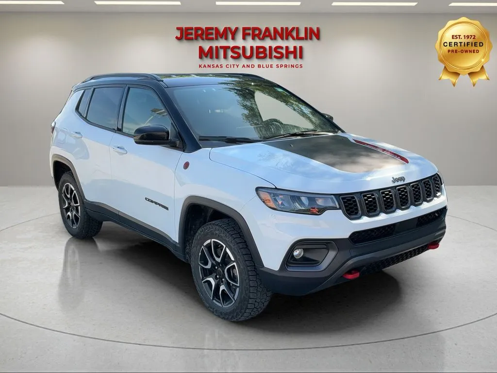 Used 2025 Jeep Compass Trailhawk with VIN 3C4NJDDN2ST519024 for sale in Kansas City
