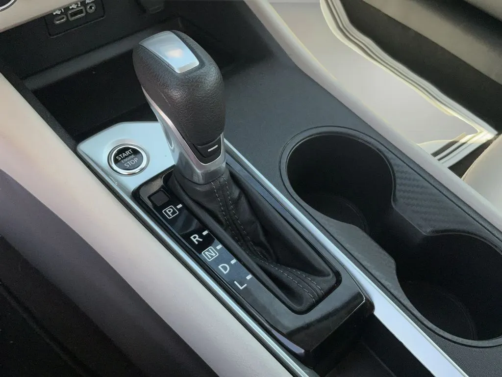 2025 Nissan Altima SV - Photo 22