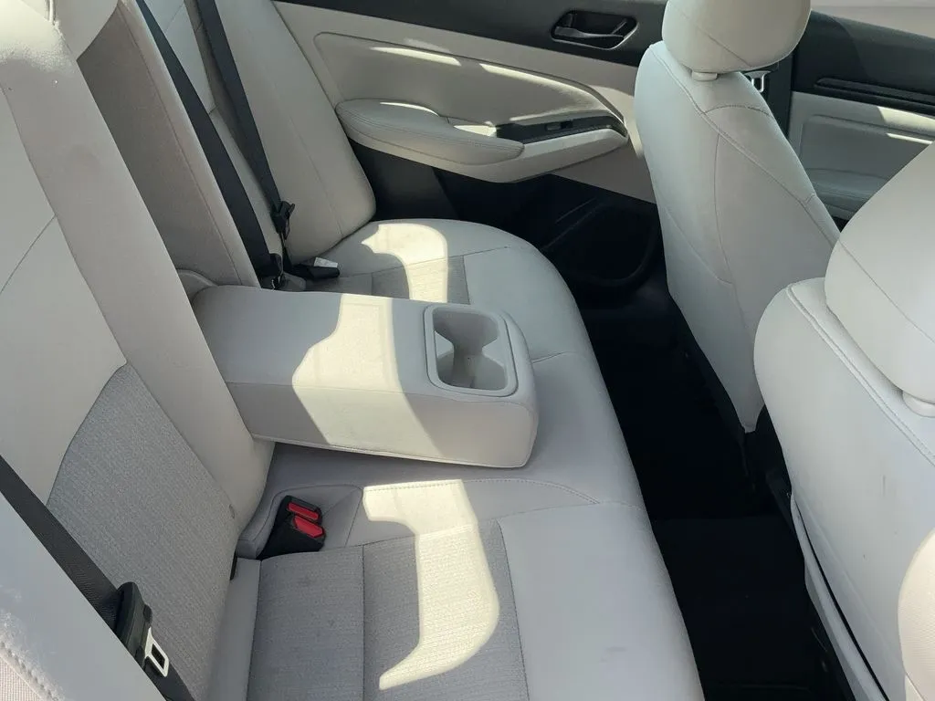 2025 Nissan Altima SV - Photo 17