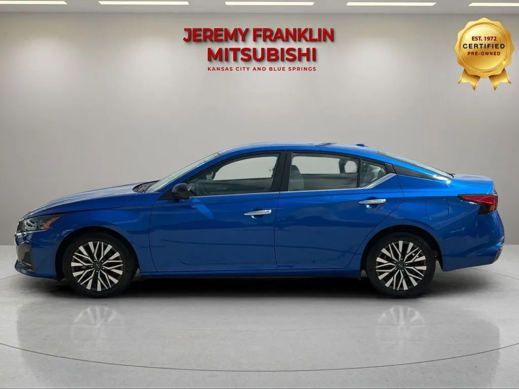 2025 Nissan Altima SV - Photo 7