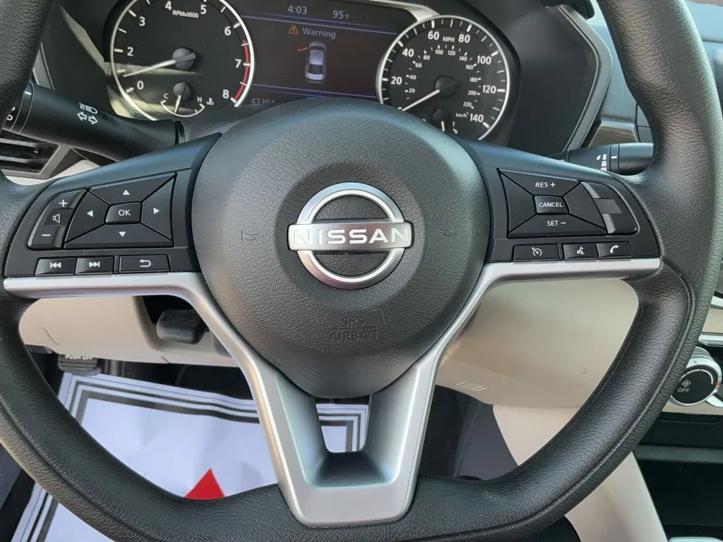 2025 Nissan Altima SV - Photo 28