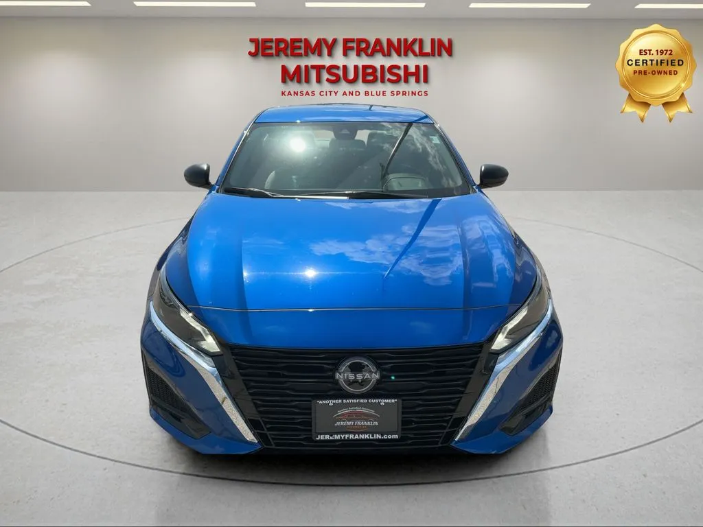 2025 Nissan Altima SV - Photo 9