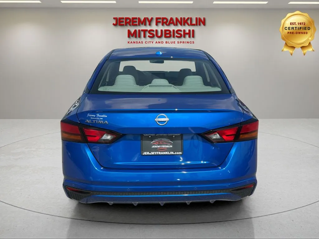2025 Nissan Altima SV - Photo 6