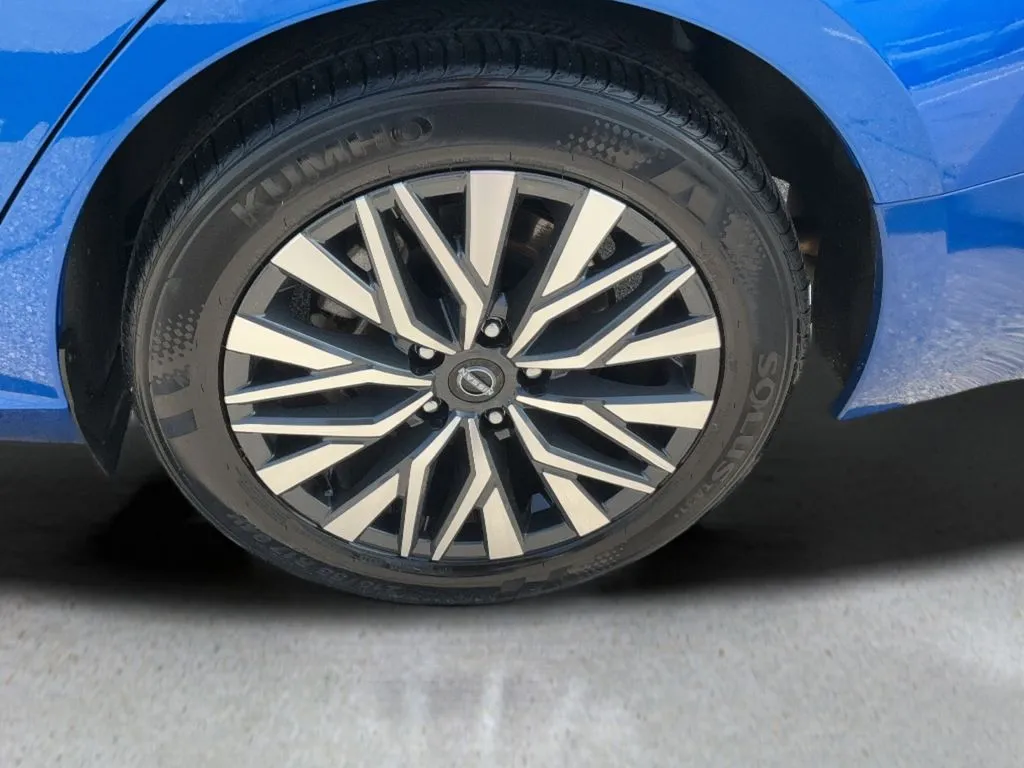 2025 Nissan Altima SV - Photo 10