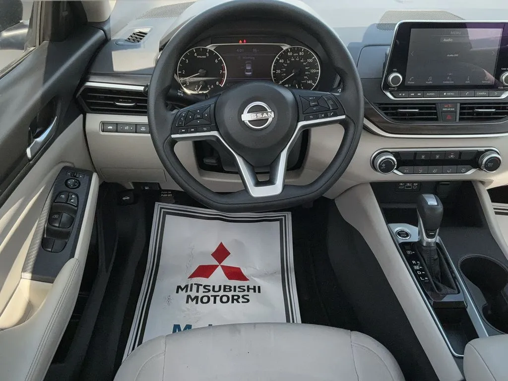 2025 Nissan Altima SV - Photo 11