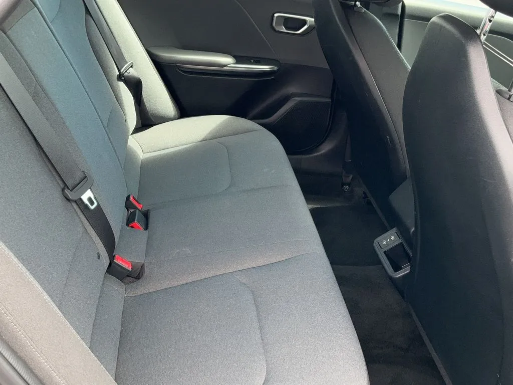 2025 Kia K4 LXS - Photo 19