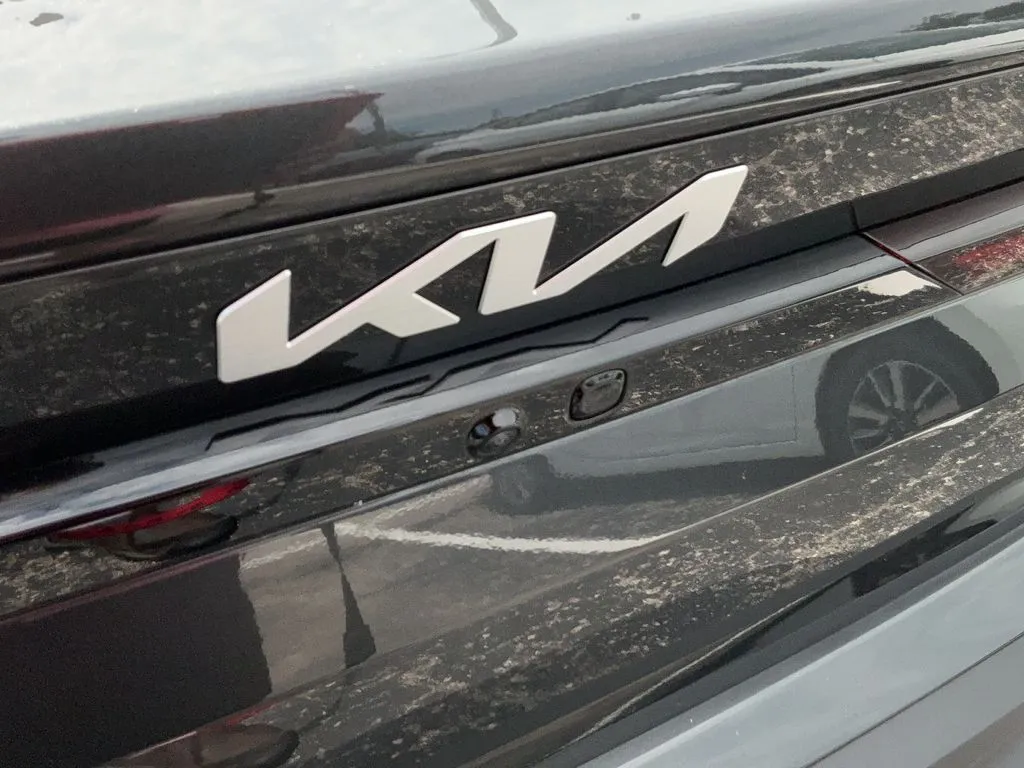 2025 Kia K4 LXS - Photo 32