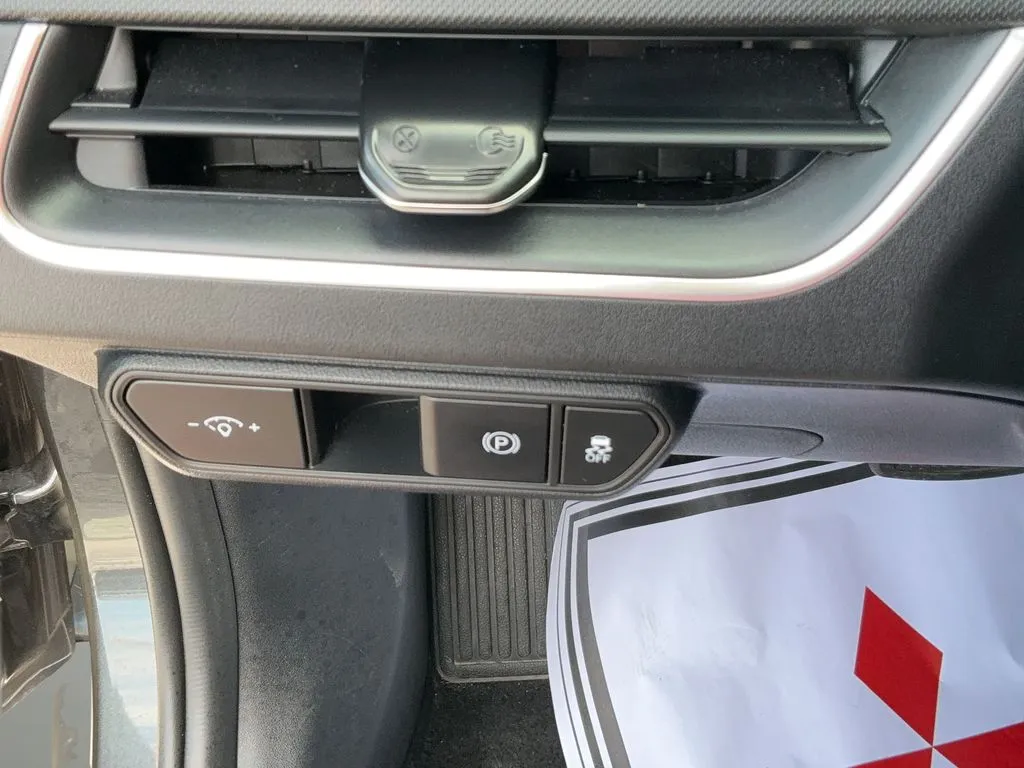 2025 Kia K4 LXS - Photo 22