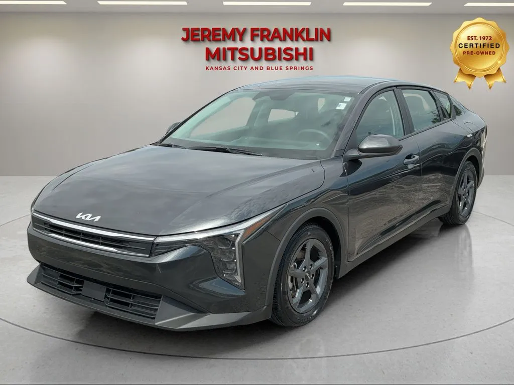 2025 Kia K4 LXS - Photo 9