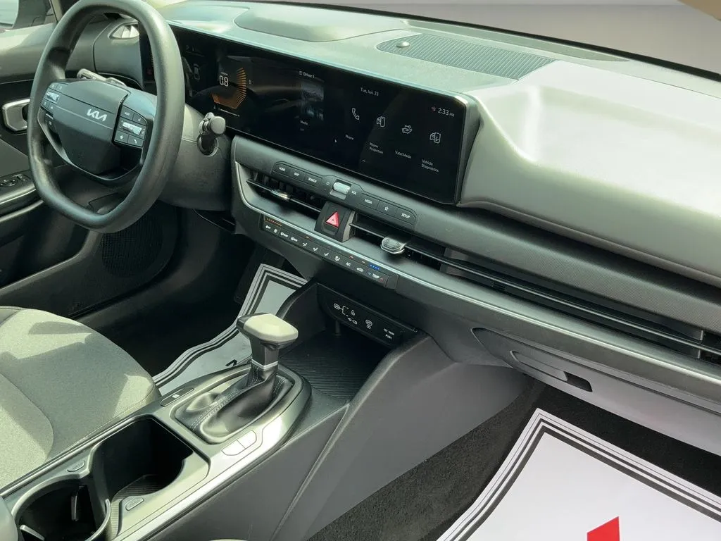 2025 Kia K4 LXS - Photo 20