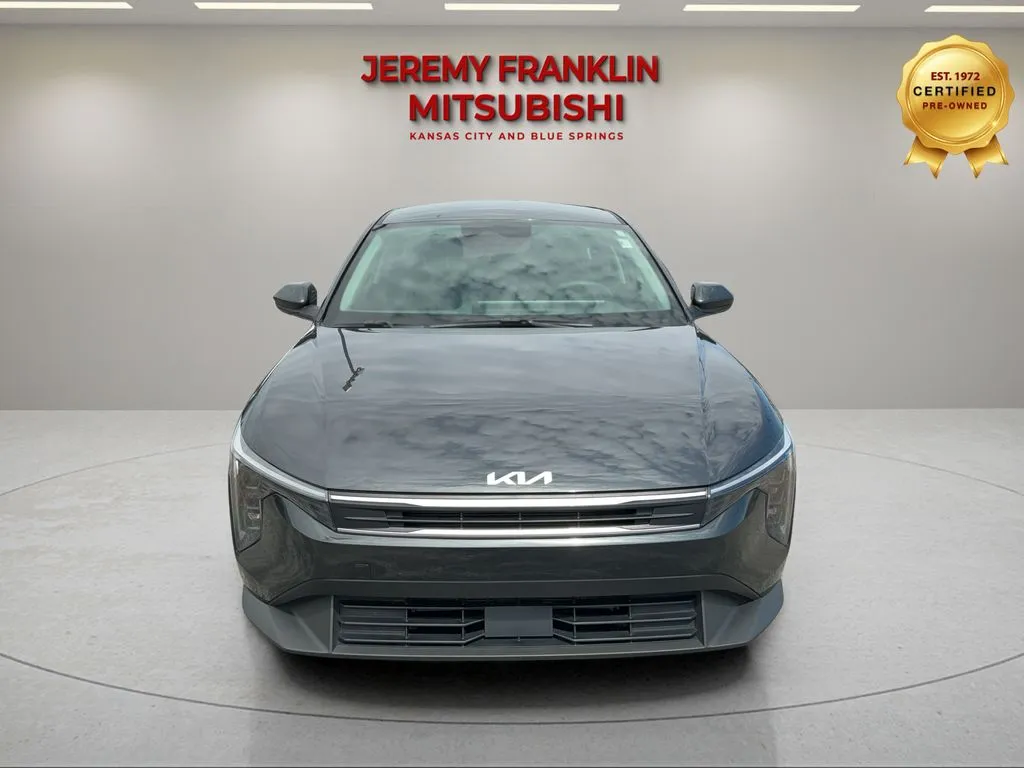 2025 Kia K4 LXS - Photo 10