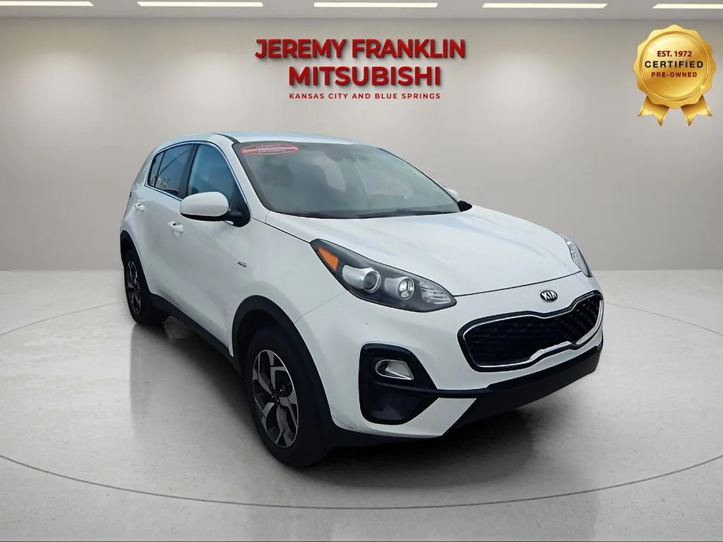 White 2020 Kia Sportage LX for sale in Kansas City, MO
