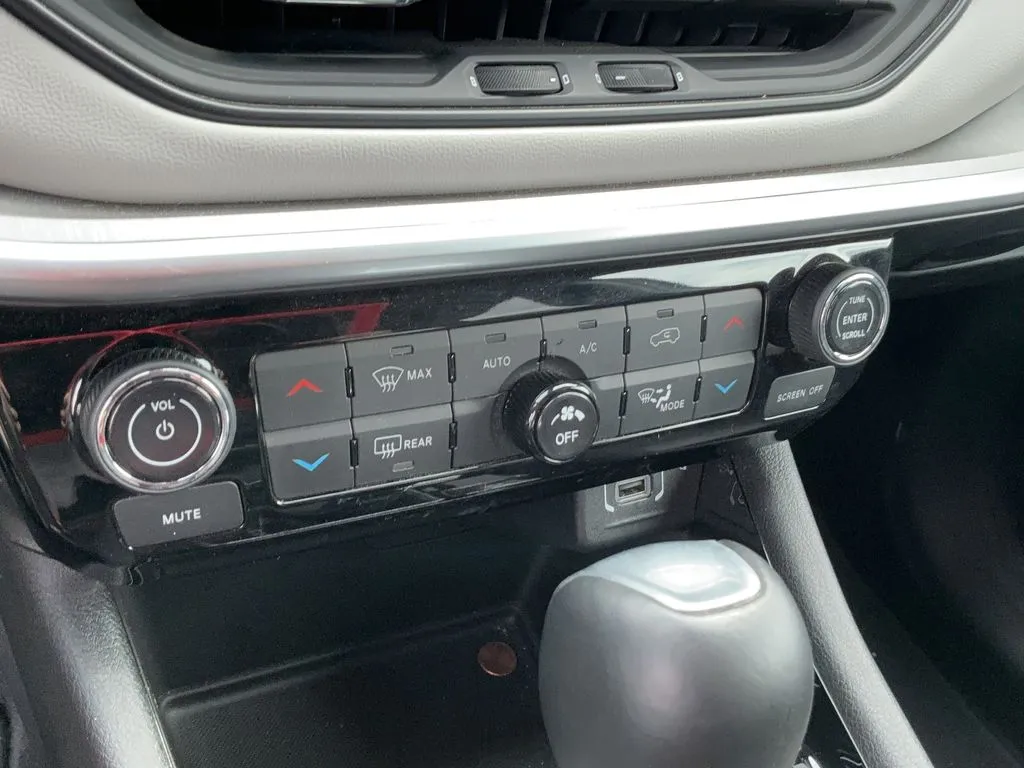 2025 Jeep Compass Limited - Photo 22