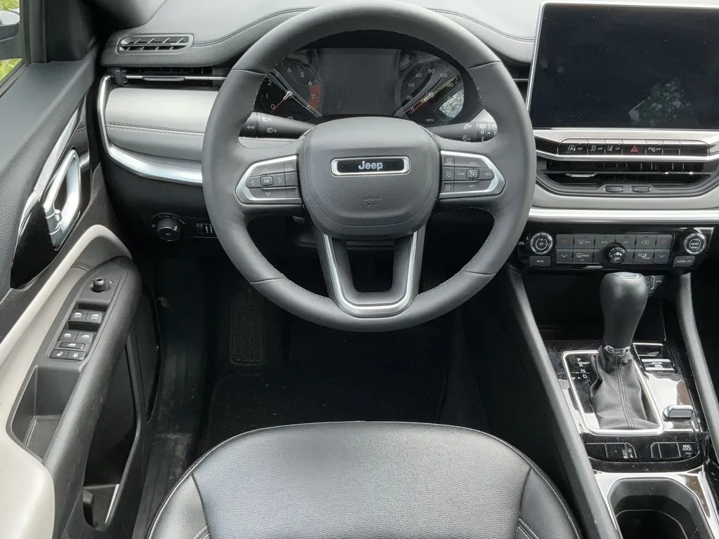 2025 Jeep Compass Limited - Photo 10