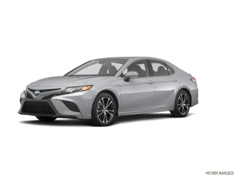 Silver 2019 Toyota Camry Hybrid LE for sale in Kansas City, MO