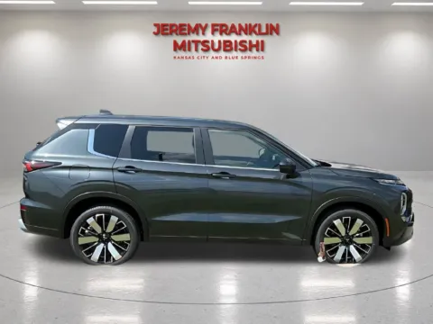 Photos of 2026 Mitsubishi Outlander SE for sale in Kansas City, MO at Jeremy Franklin Mitsubishi